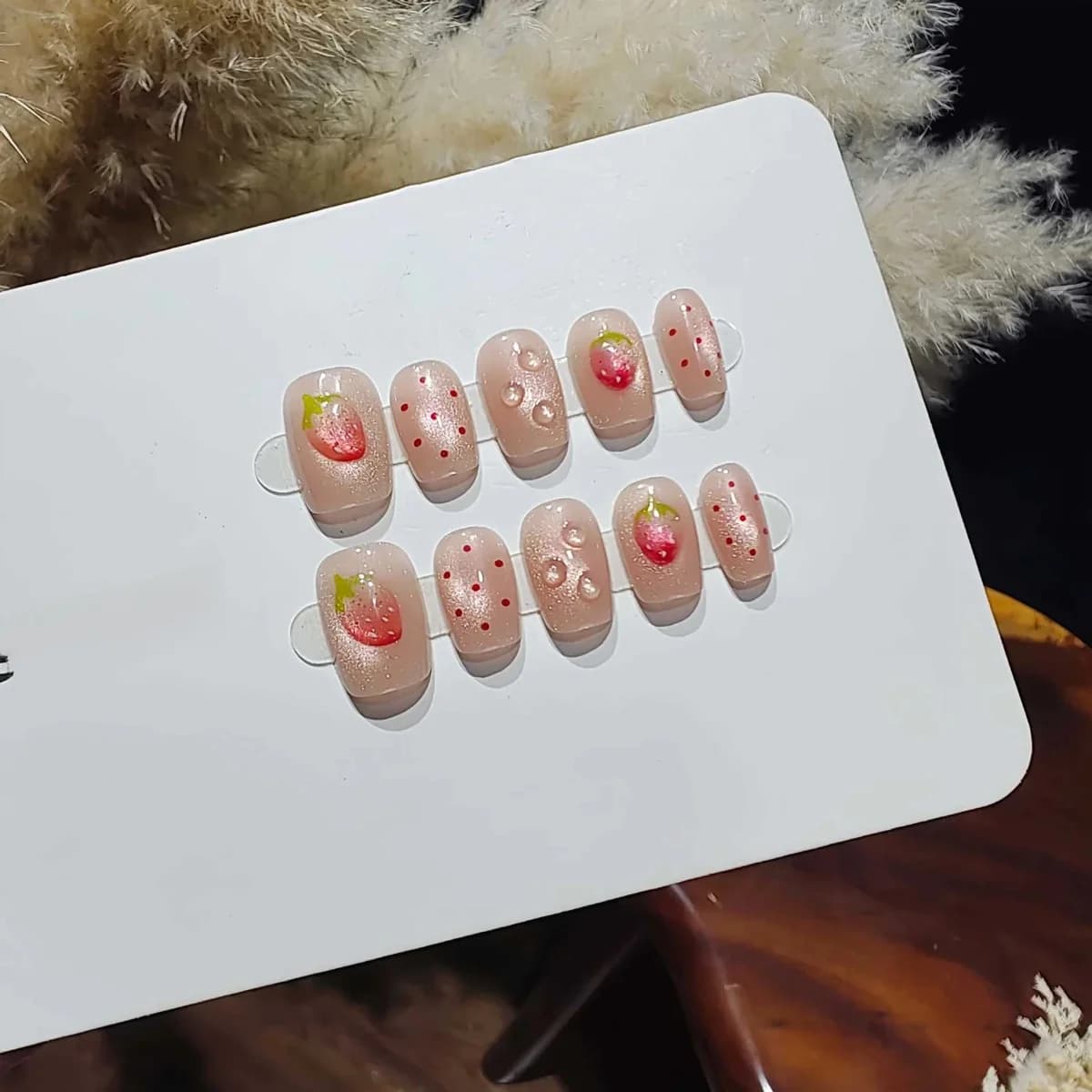 Τεχνητά Νύχια Berry Polka Dot Cat Eye, Κοντό Σχήμα Ballerina