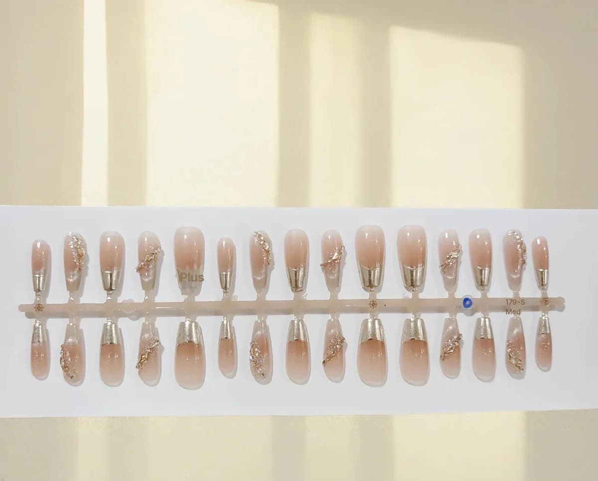 Press-on Νύχια French Tip με Χρυσό Περίγραμμα και Glitter, 30 Τεμάχια