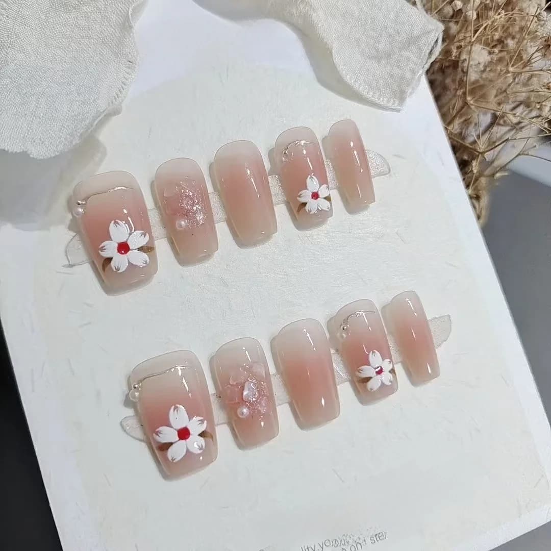 Τεχνητά Νύχια Κοντά Σχήμα Coffin Ροζ Blush με Σχέδιο Magnolia