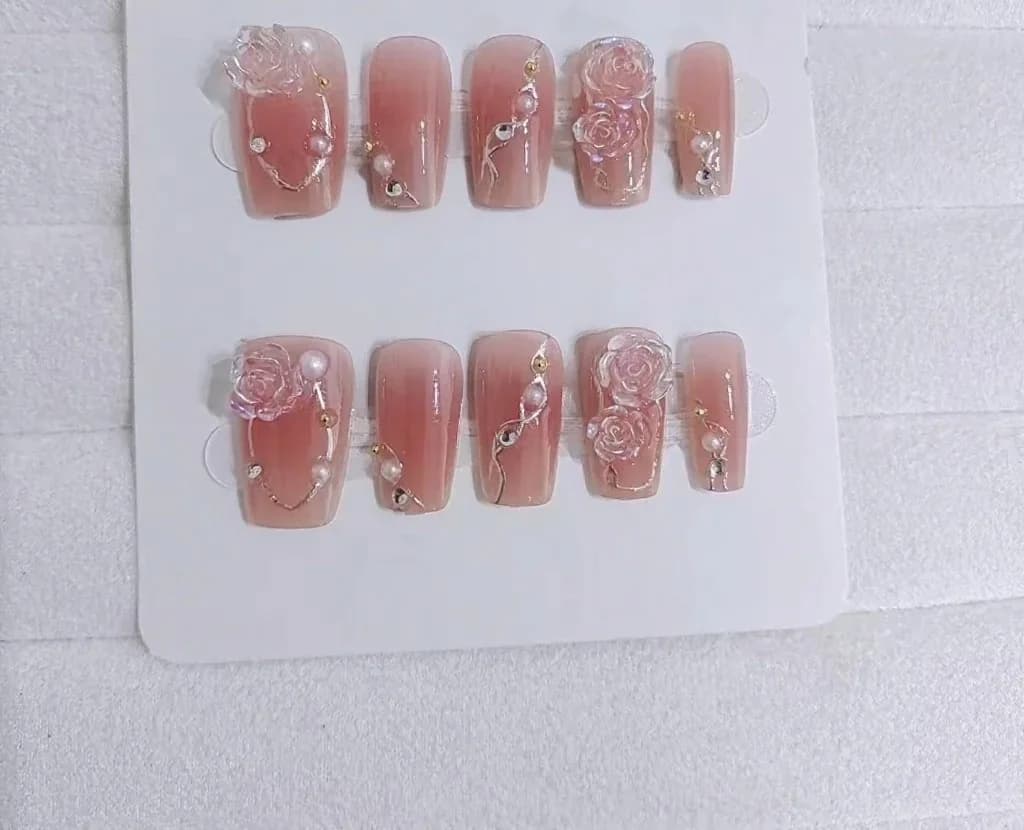 Χρυσά Τεχνητά Νύχια Camellia Floral Σχέδιο Γλυκό Στυλ Σετ Μανικιούρ