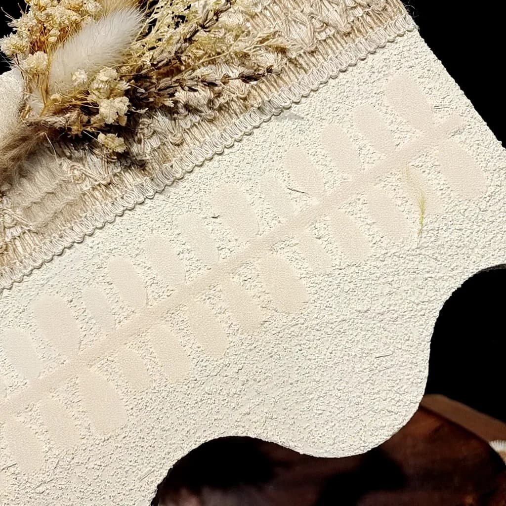 Τεχνητά Νύχια Cat Eye με Πούα, Κοντό Οβάλ, Γαλλικά Άκρα & Γυάλινες Χάντρες