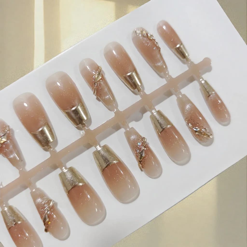 Press-on Νύχια French Tip με Χρυσό Περίγραμμα και Glitter, 30 Τεμάχια