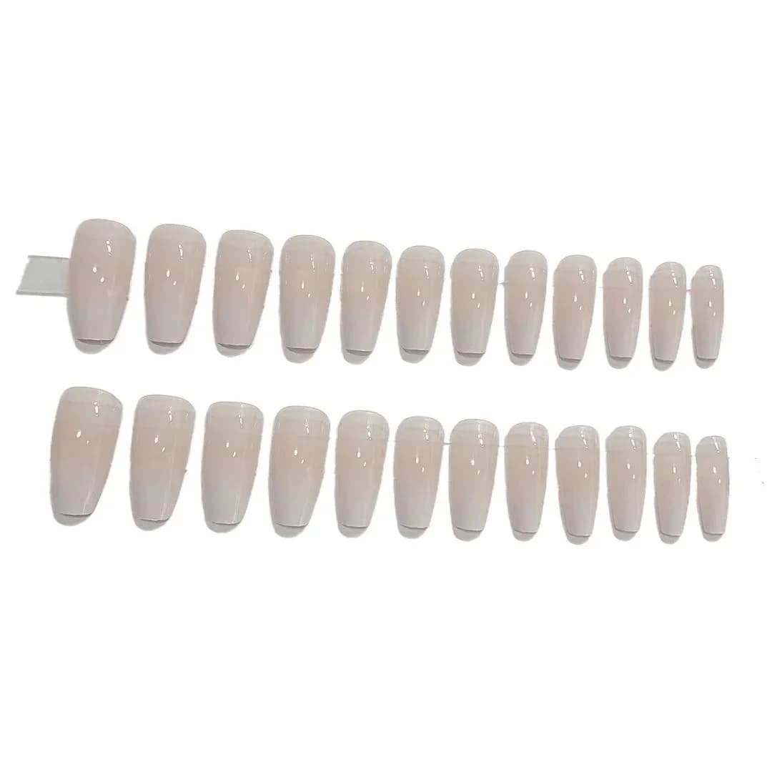 Μακριά Τεχνητά Νύχια Σχήματος Coffin με Milky White Gradient και Γαλλικό Στυλ