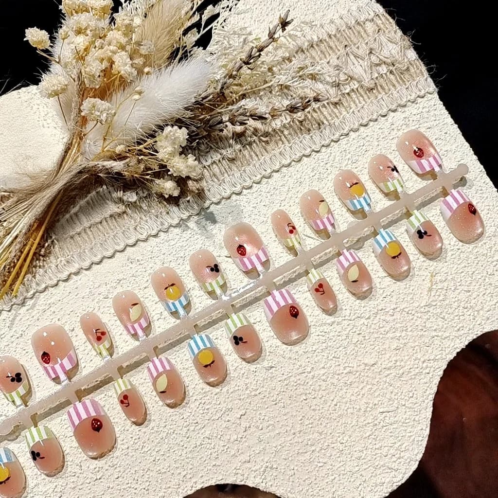 Κοντά Τεχνητά Νύχια Ballerina Cat Eye Candy Style με Στρας
