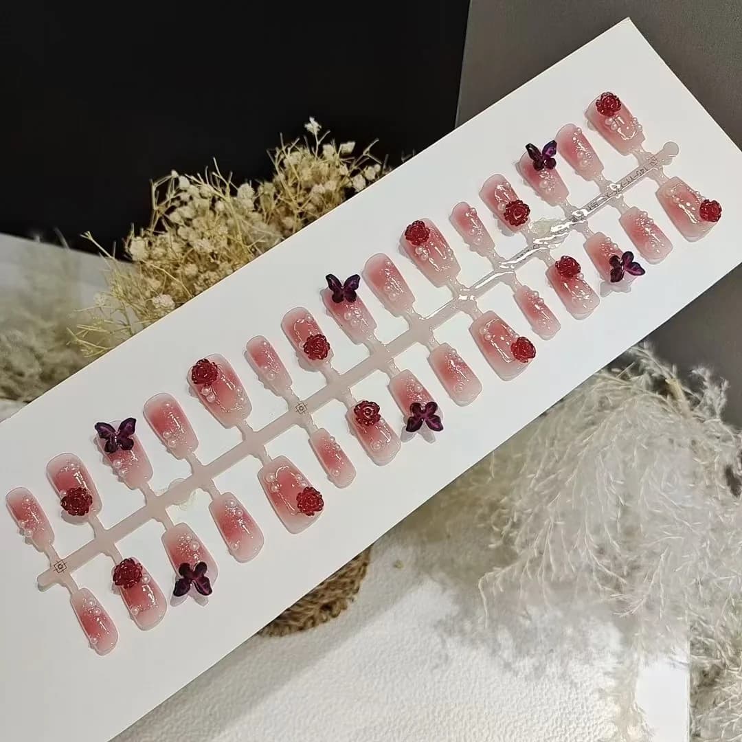 Τεχνητά Νύχια Κοντά Coffin με Σχέδιο Plum Blush, Λουλούδια και Πεταλούδες 30 Τεμάχια
