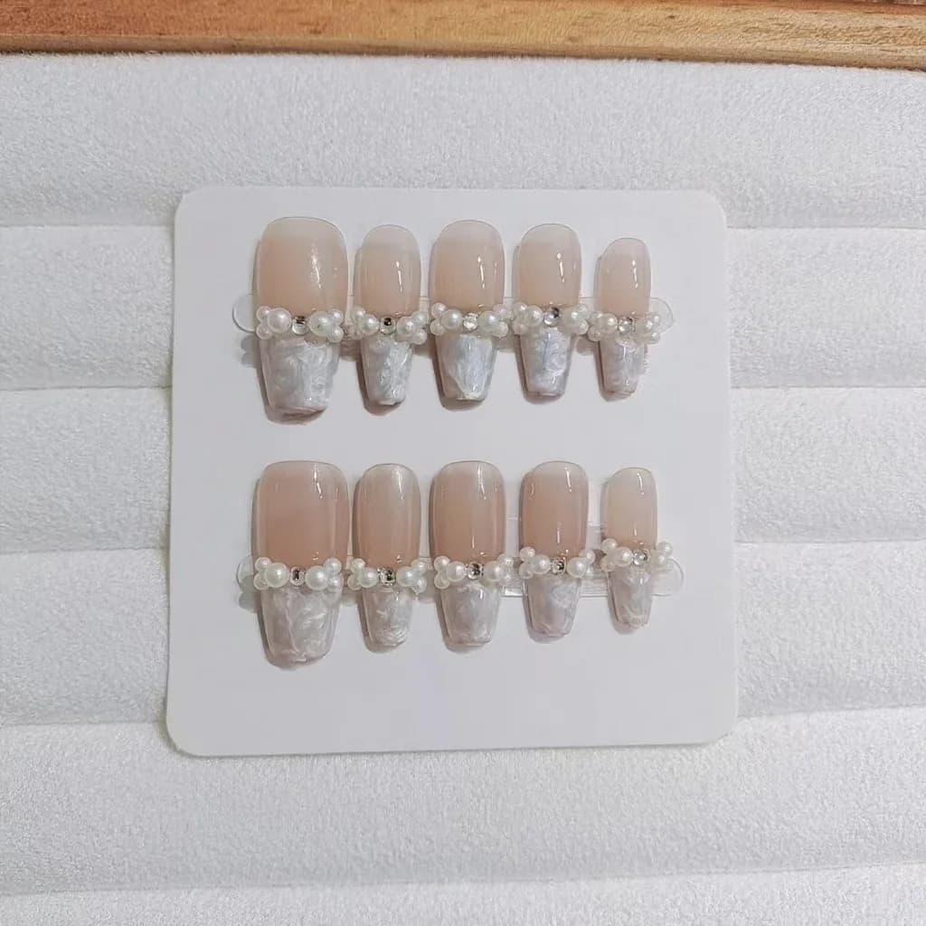 Τεχνητά Νύχια με Σχέδιο Mother of Pearl, Πέρλες και Strass
