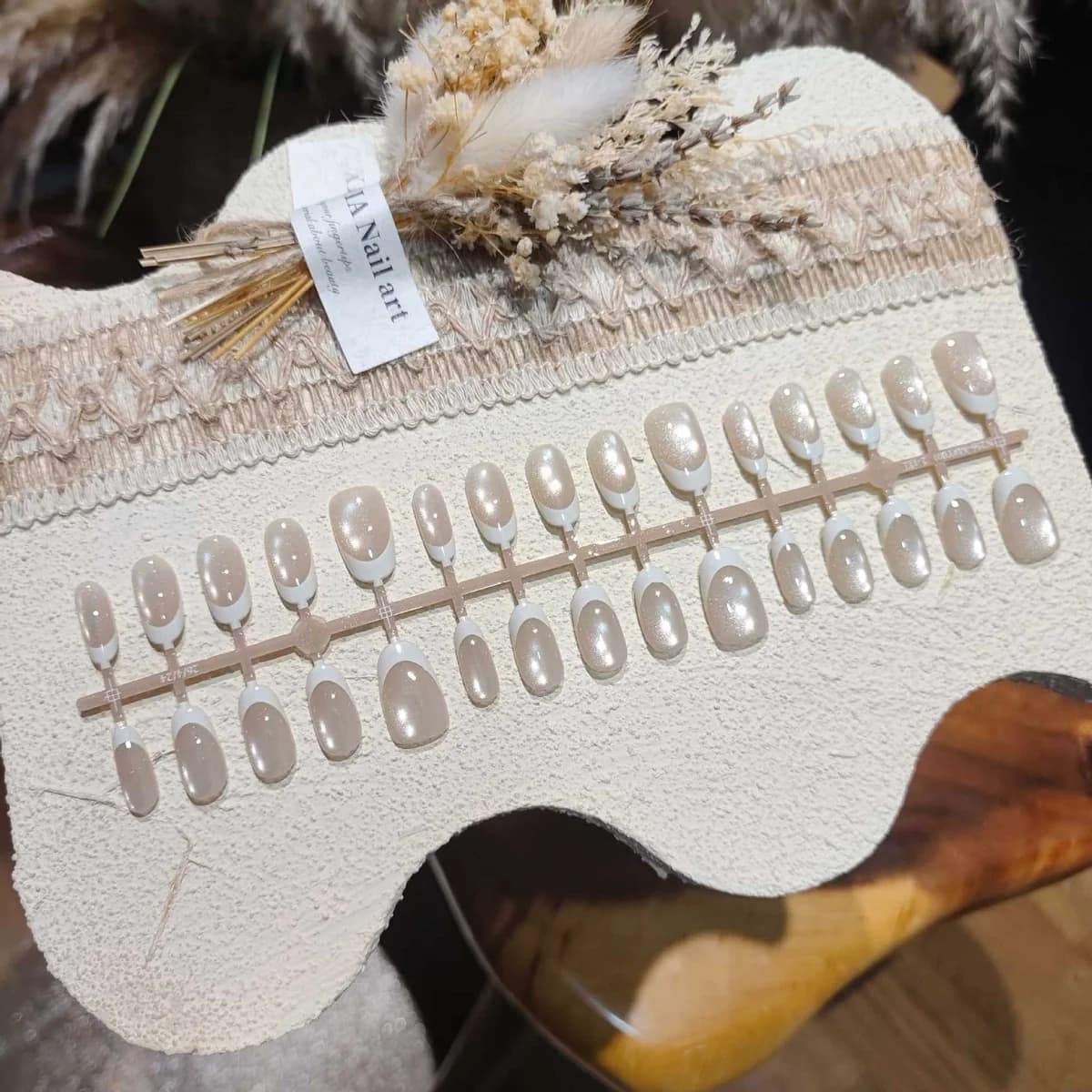 Γαλλικό Λευκό Cat Eye Νύχια Εφαρμογής Κοντό Οβάλ 30 Τεμ
