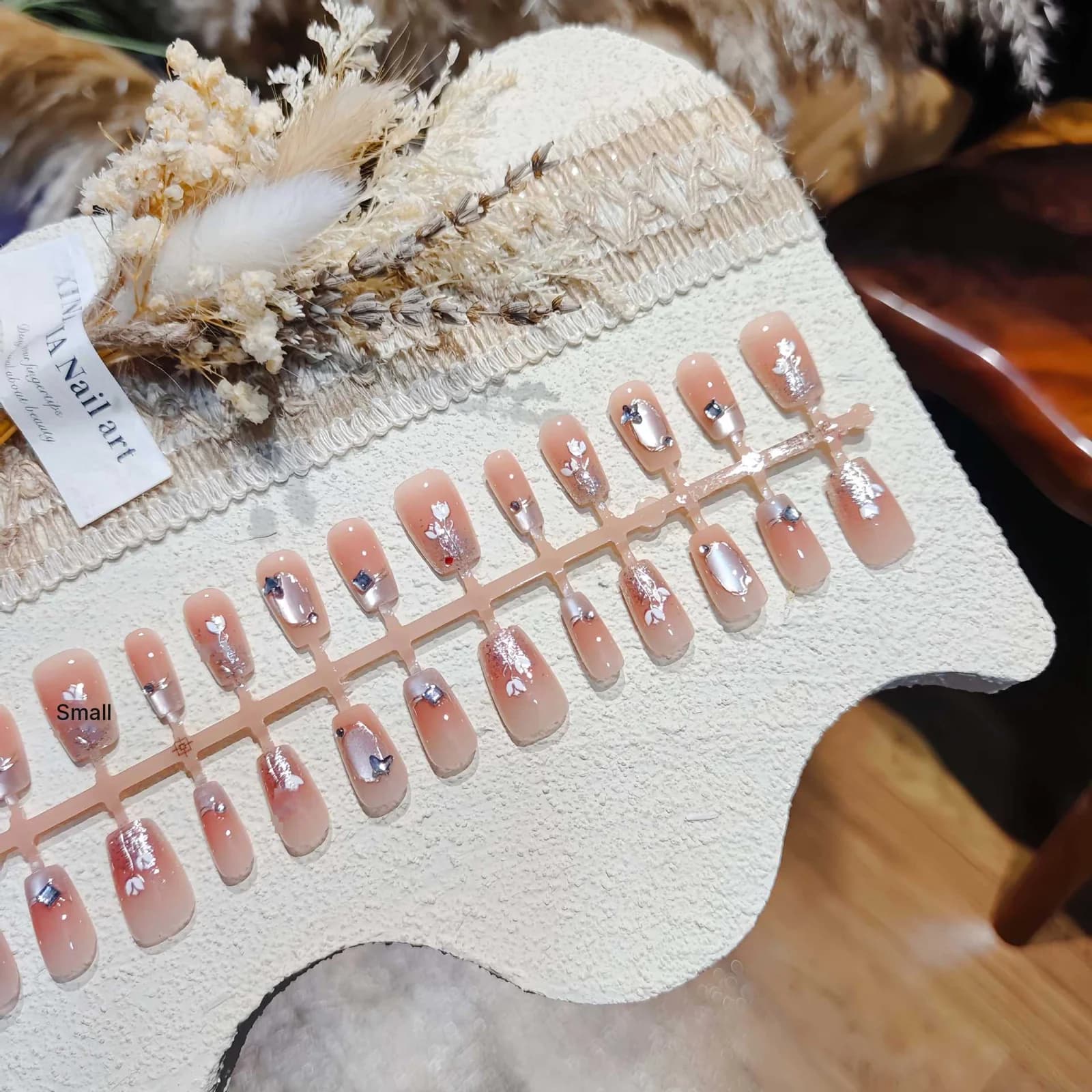 Cat Eye Τεχνητά Νύχια με Χρυσό Γκλίτερ και Στρας