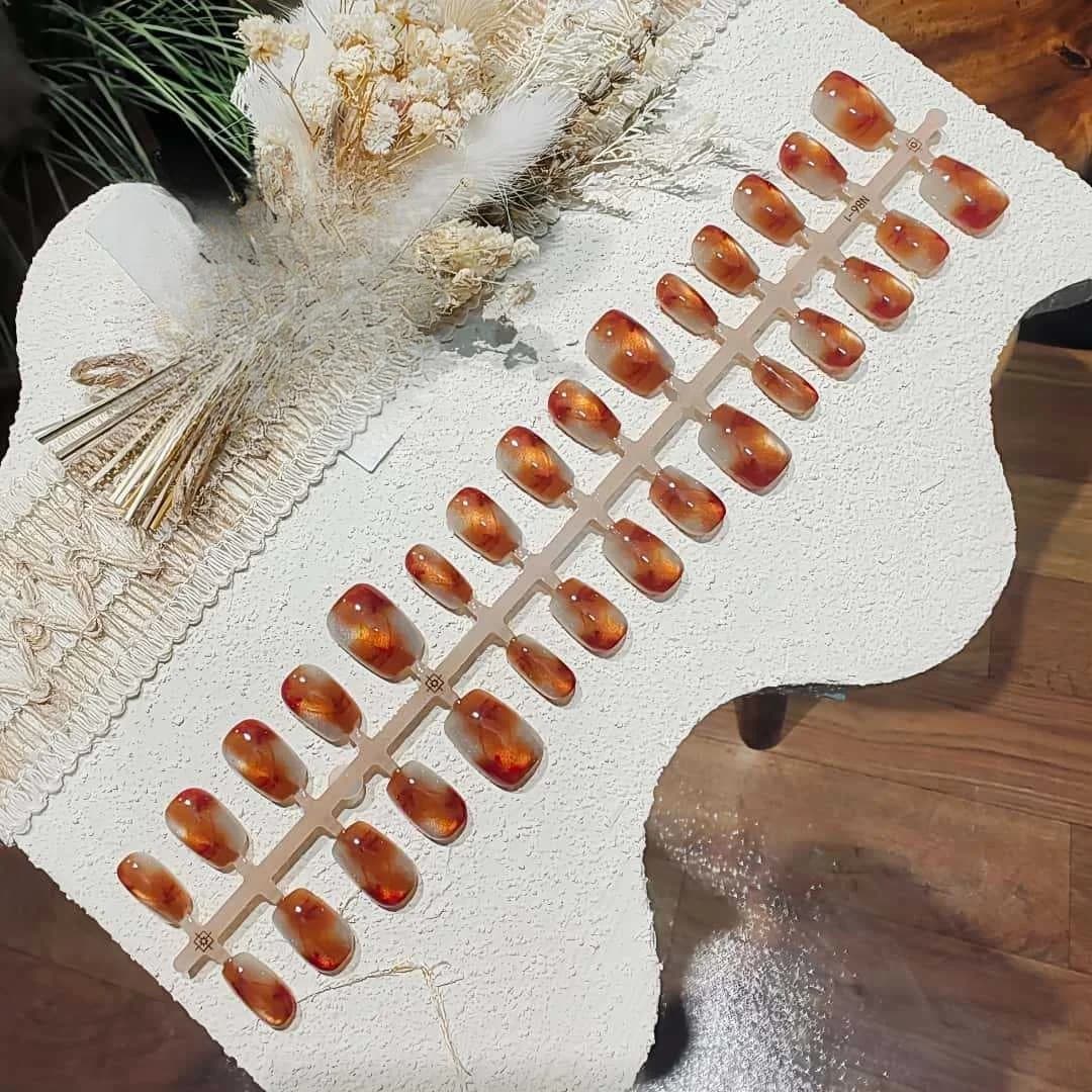 Τεχνητά Νύχια Amber Cat Eye Κοντά Σχήμα Coffin Ballerina