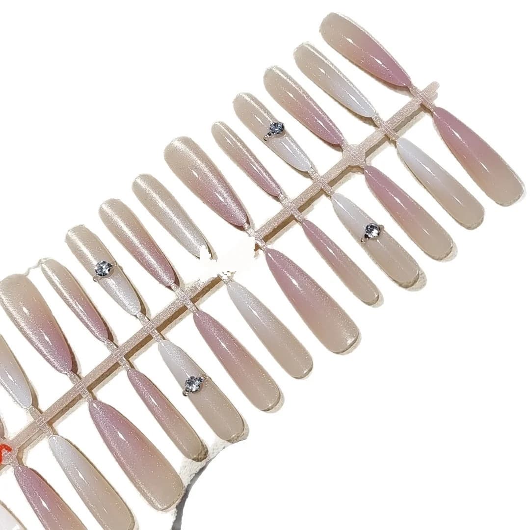 Τεχνητά Νύχια Stiletto με Στρας, Σχέδιο Cat Eye