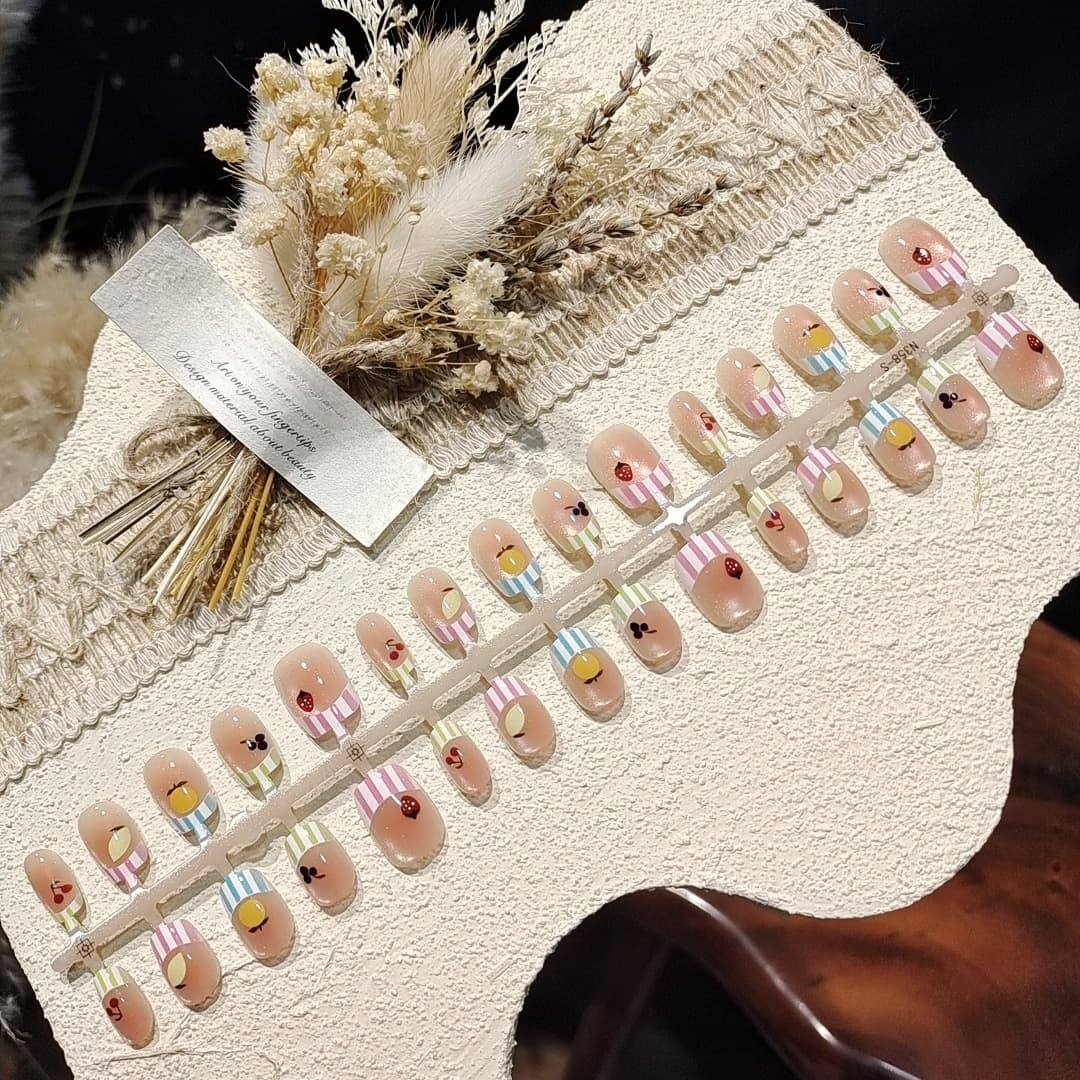 Κοντά Τεχνητά Νύχια Ballerina Cat Eye Στυλ Candy με Στρας